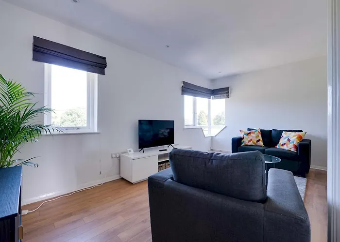 Pass The Keys Lovely 3 Bedroom Property Golf Club And Parking